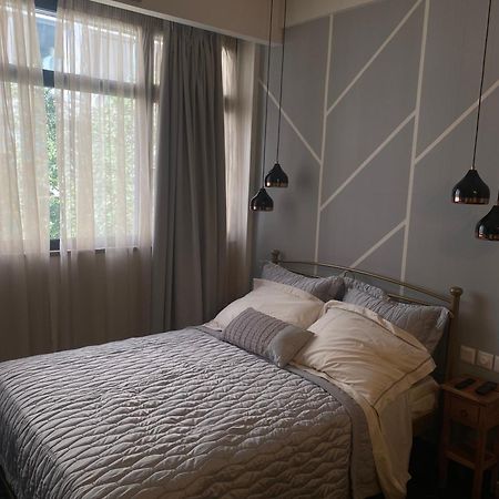 Condo Next To Metro St Athens! エクステリア 写真