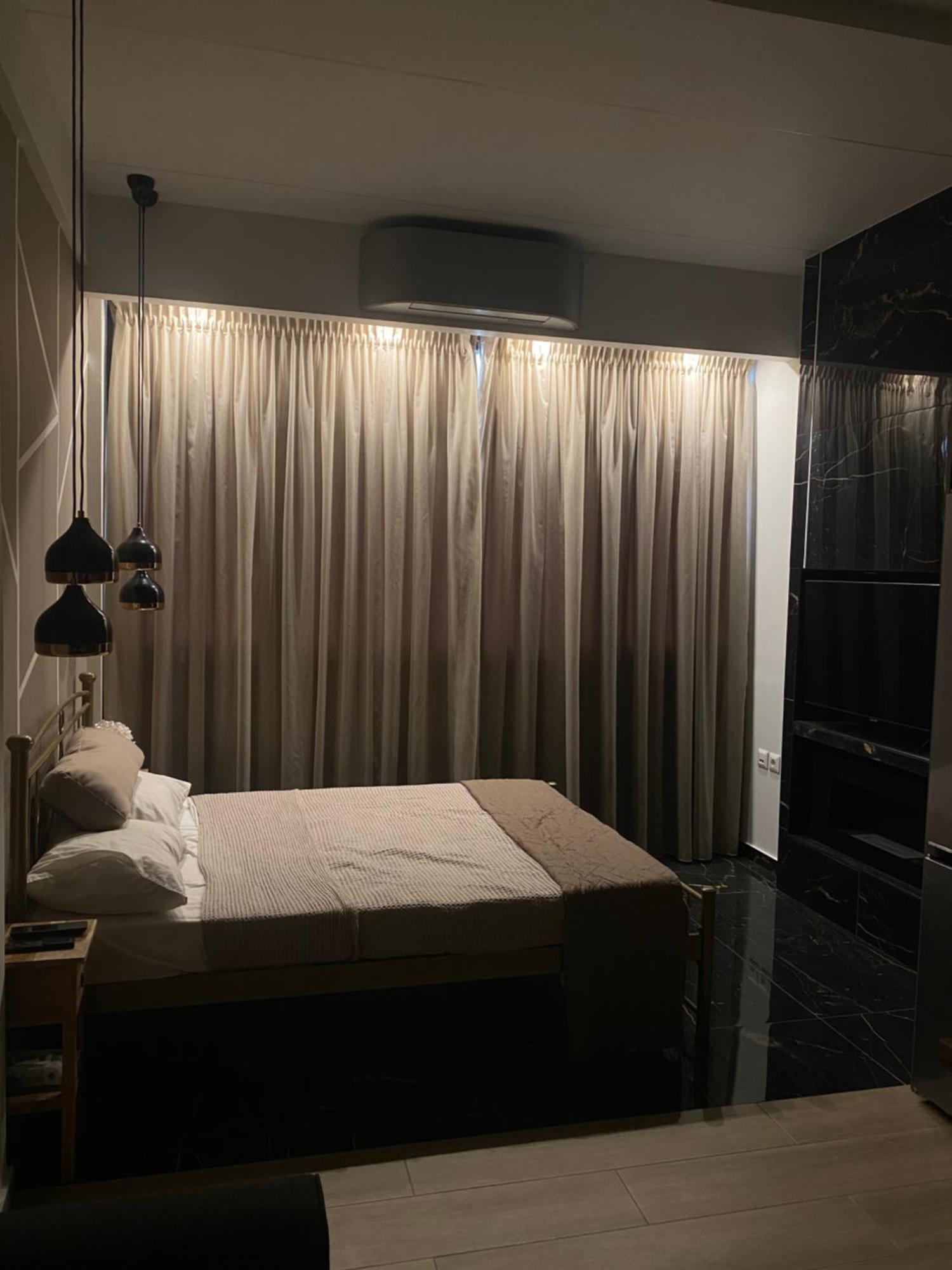 Condo Next To Metro St Athens! エクステリア 写真